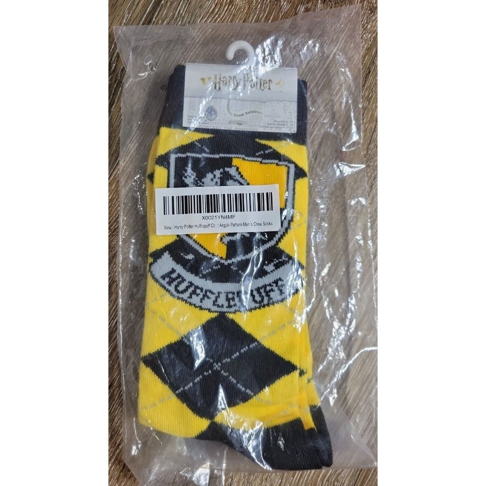 Harry Potter Hufflepuff Men's Adult Crew Socks Shoe Size 6-12 NEW Yellow Black
